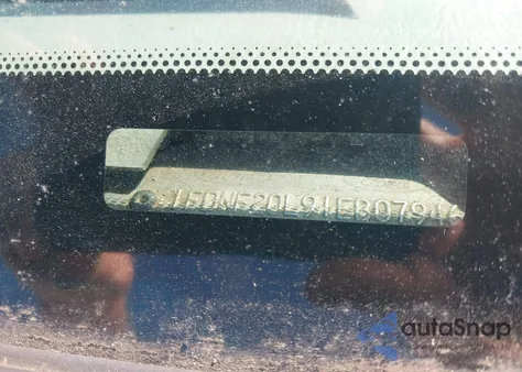 2001 Ford F-250 Xl/Xlt z USA, uszkodzony, nr VIN 1FDNF20L91EB07946